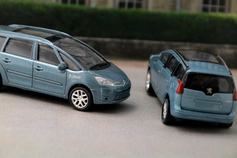 Illustration for article titled French Friday: Catching up to the Espace